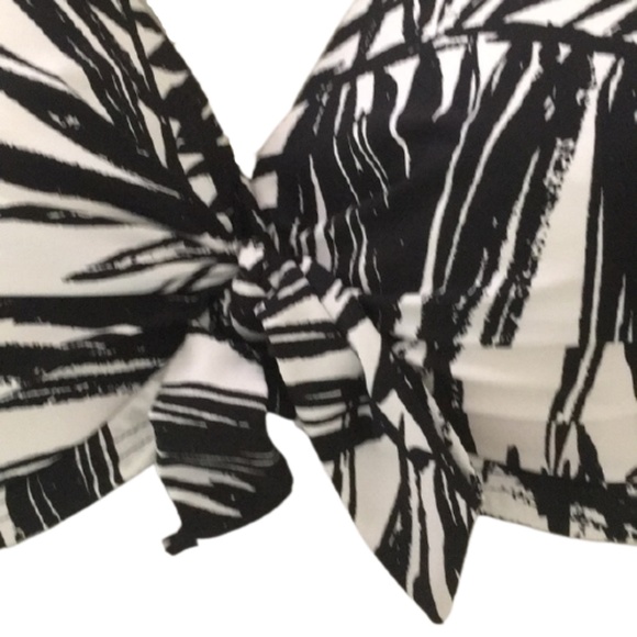 APT.9 Plus Swim Top Halter Bikini Lined Bust Enhancer Black & White Size 2X - Picture 4 of 7